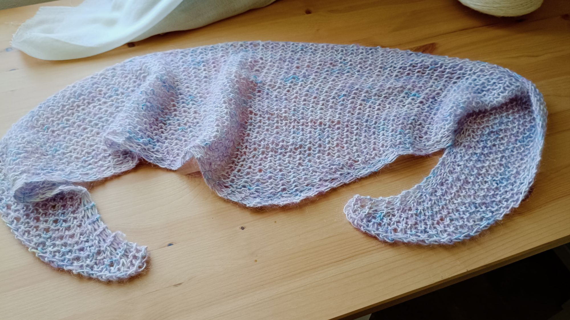 Easy Mesh Triangle Scarf: The Spring Net Pattern